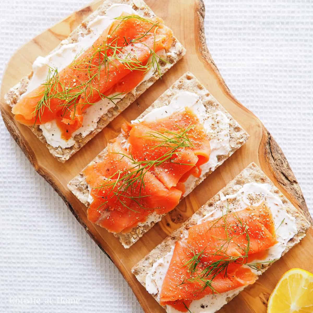 Smoked Salmon Cream Cheese Crackers