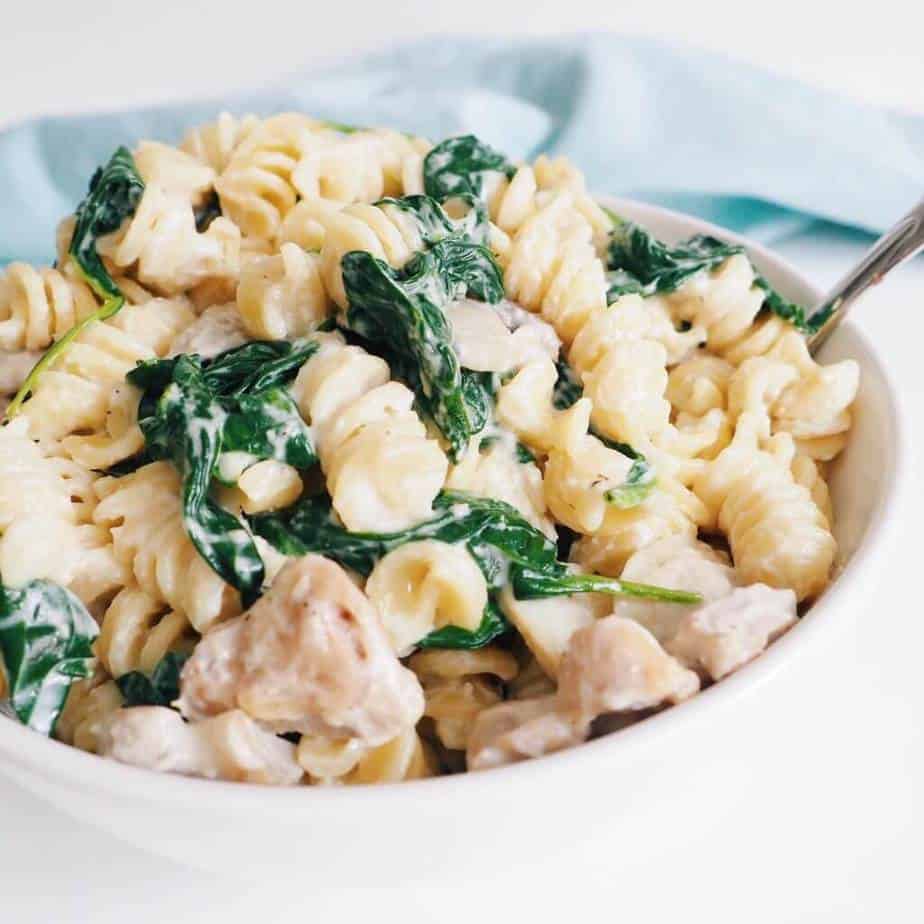 CREAMY CHICKEN SPINACH MUSHROOM PASTA RECIPE - Christie at Home