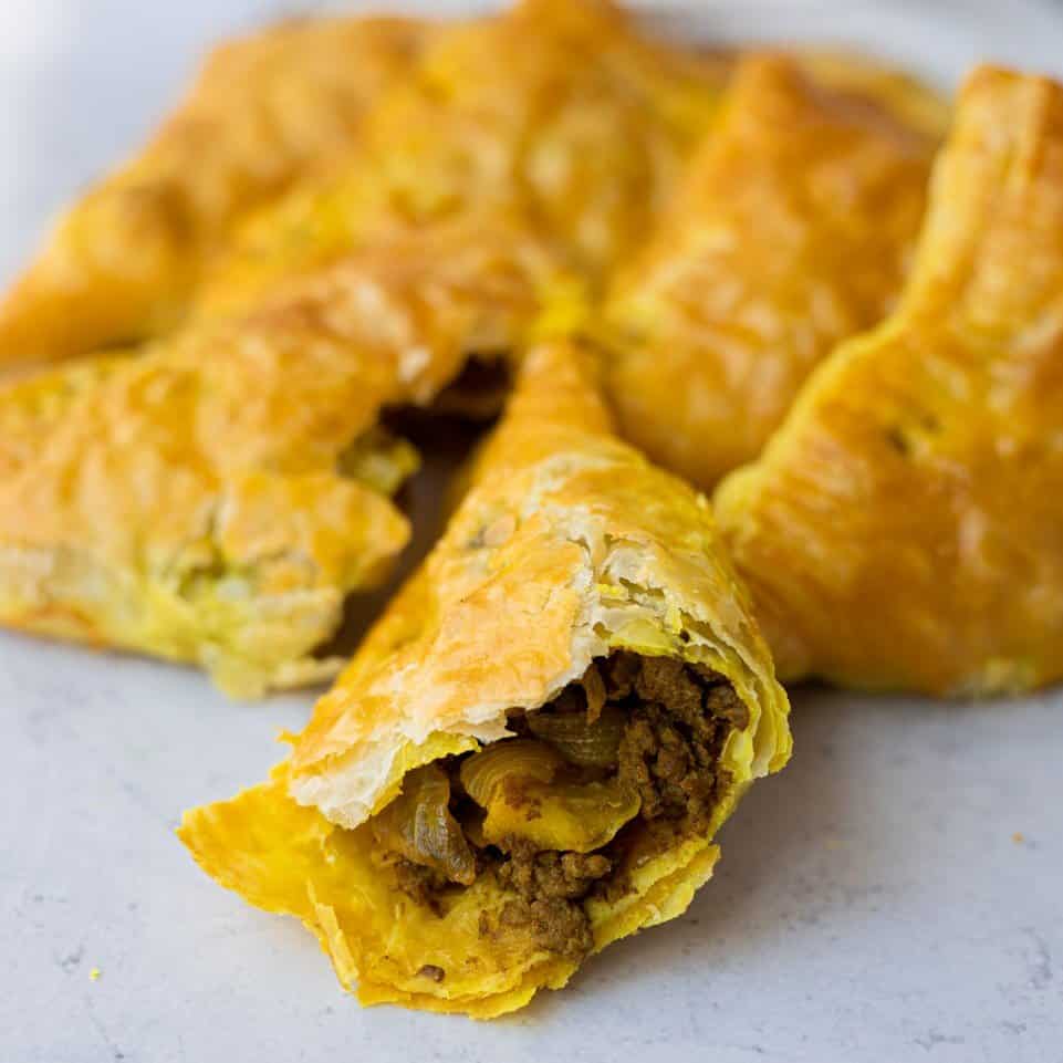 Chinese Curry Beef Puffs