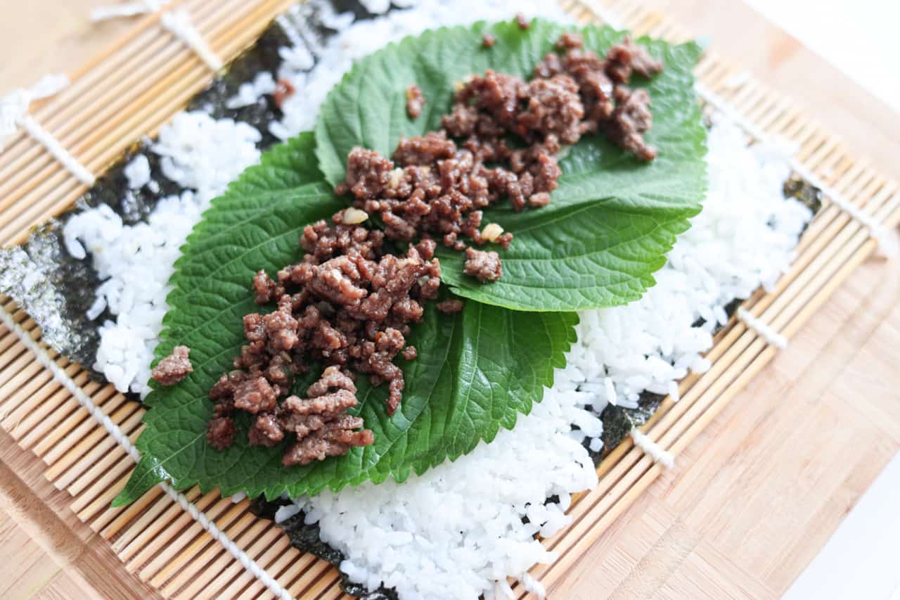 add perilla leaves and cooked bulgogi beef