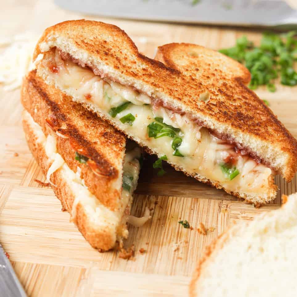 grilled cheese with onion jam