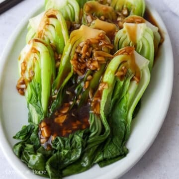 Pour the thickened sauce over the greens and enjoy!
