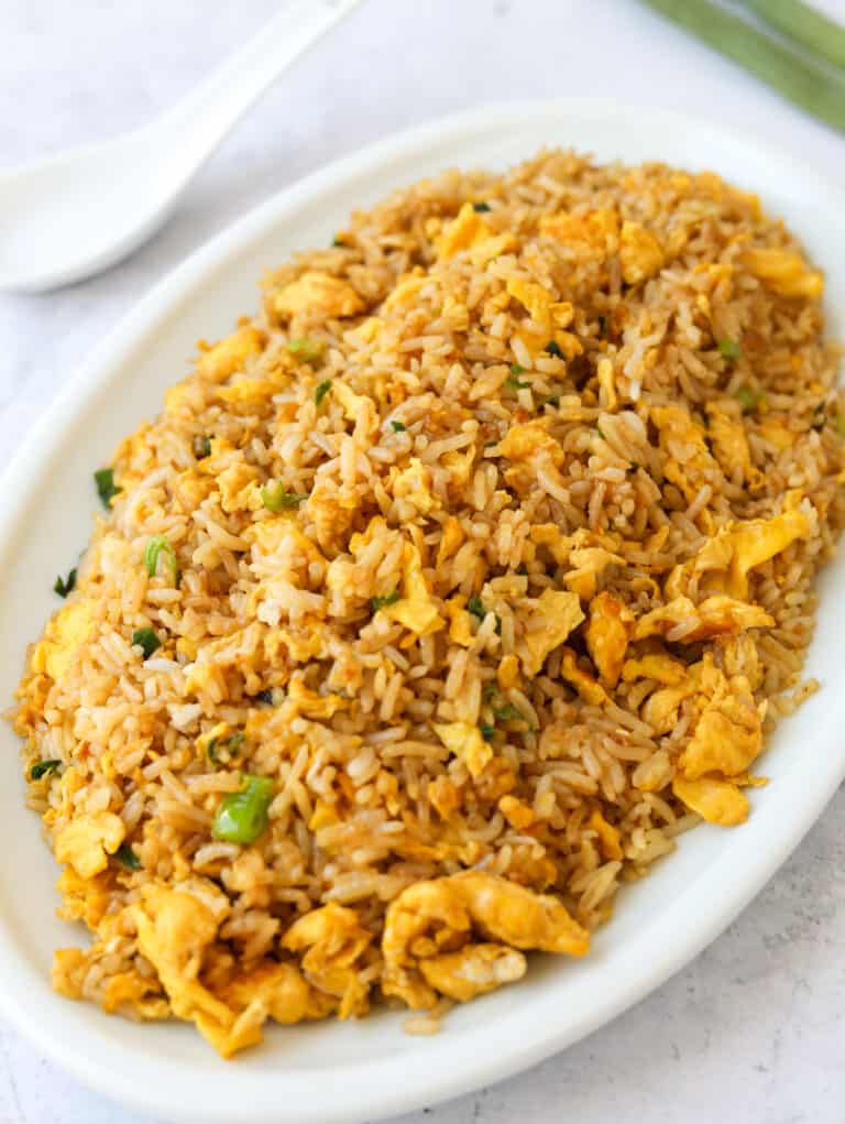 10-minute Easy Egg Fried Rice (just 6 Ingredients!)