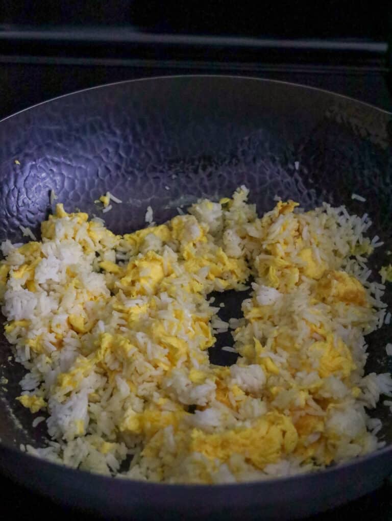 10-minute Easy Egg Fried Rice (just 6 Ingredients!)