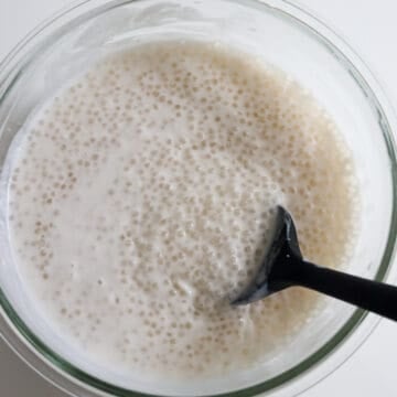 Combine the coconut milk with the tapioca and mix well. This is your sago mixture. Set aside. 