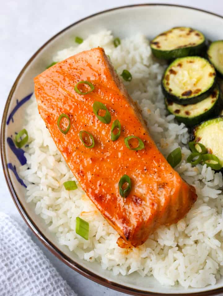 Easy 15-minute Sriracha Mayo Salmon - Christie at Home