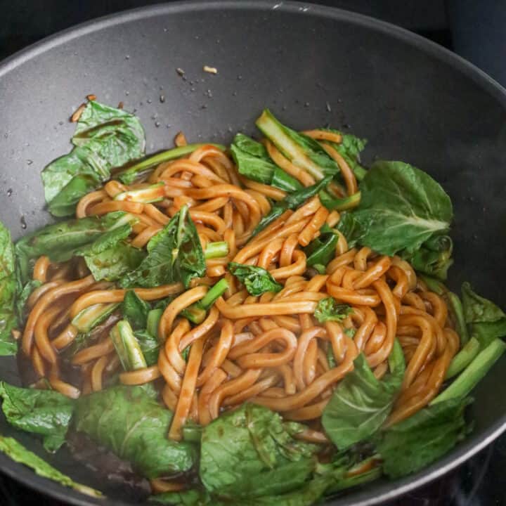 20min. Easy Black Pepper Beef Udon Christie at Home