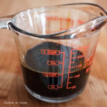 In a small bowl, combine the noodle sauce ingredients as listed above, fully dissolving the sugar. Set aside.