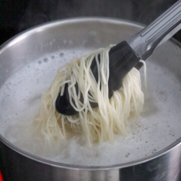 boil thin wheat noodles for 30 seconds