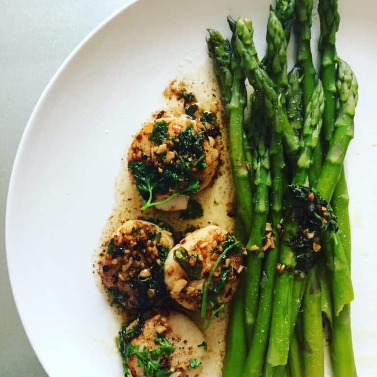 Lemon Garlic Scallops & Asparagus