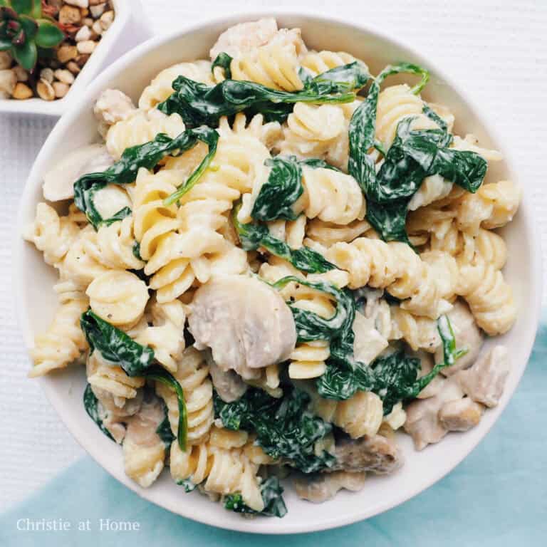 Creamy Chicken Spinach Mushroom Pasta