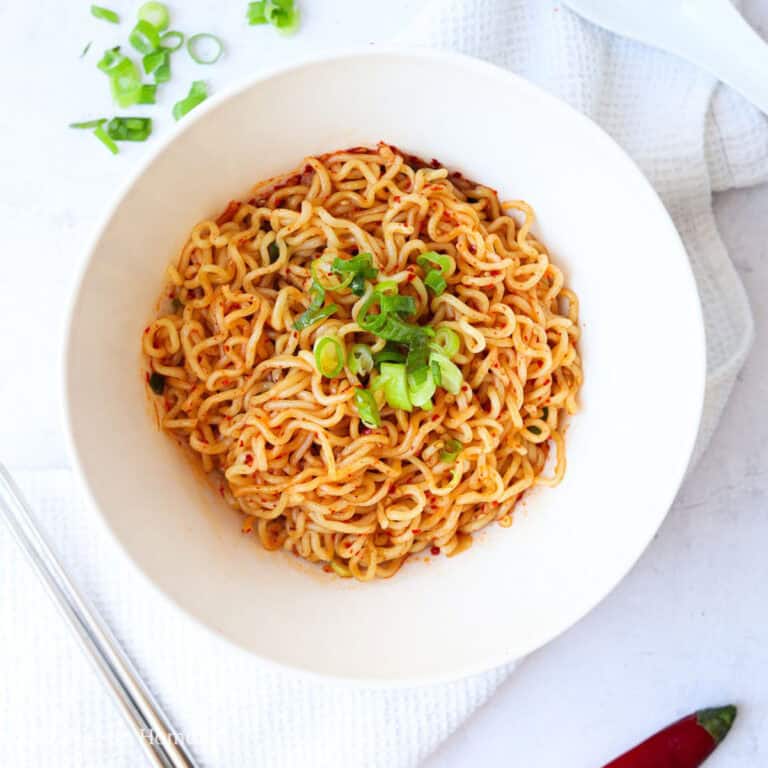 featured image of garlic chili oil ramen