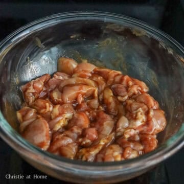 In another large bowl, marinate sliced chicken with marinade ingredients as listed above as you work on the next step. 