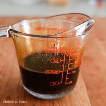 In a small bowl, combine the noodle sauce ingredients as listed above until the sugar is dissolved and set aside.