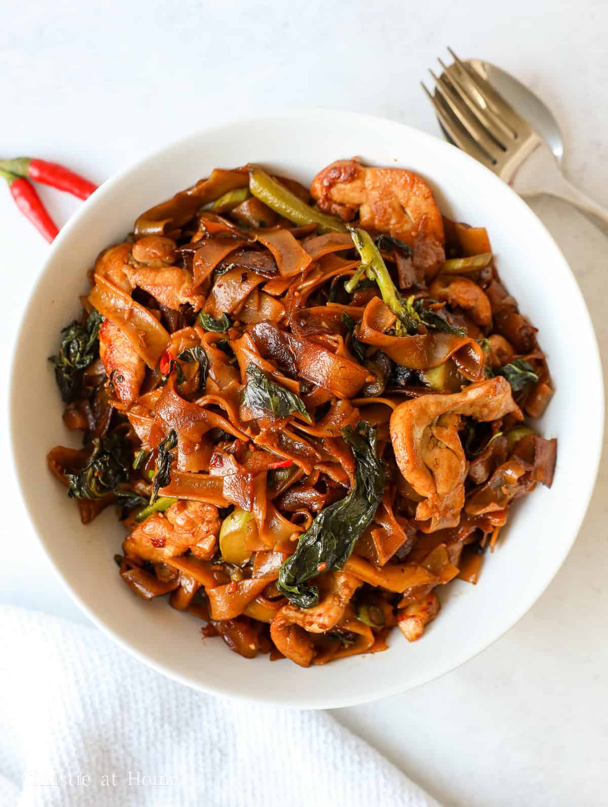 thai drunken noodles
