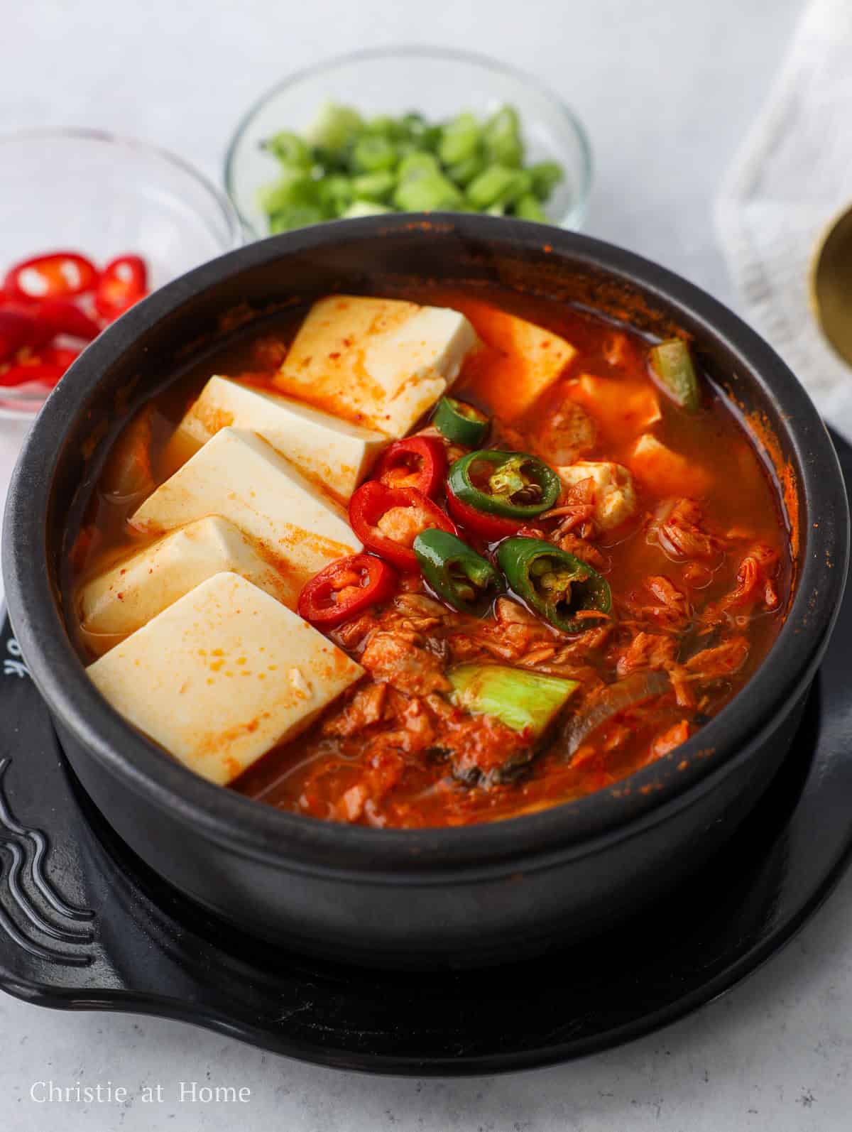 tuna kimchi jjigae