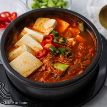 featured image of tuna kimchi jjigae