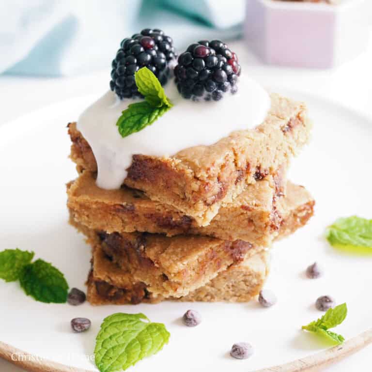 protein chocolate chip blondie