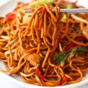 featured image of chicken lo mein